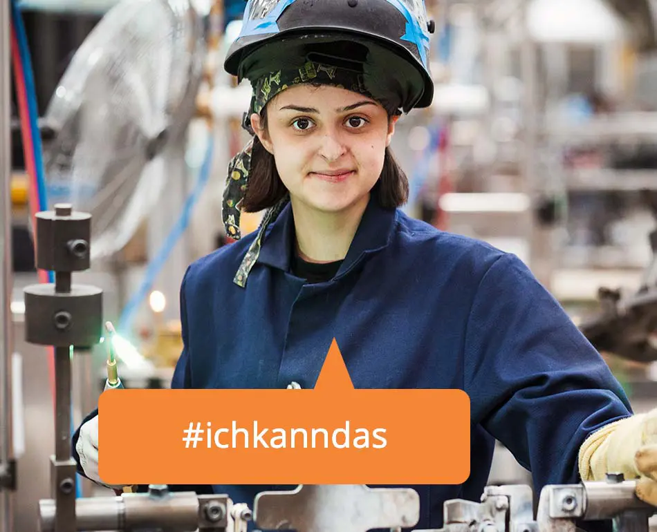 Key Visual einer jungen Frau in der Mechatronik mit einer Sprechblase, auf der #ichkanndas steht