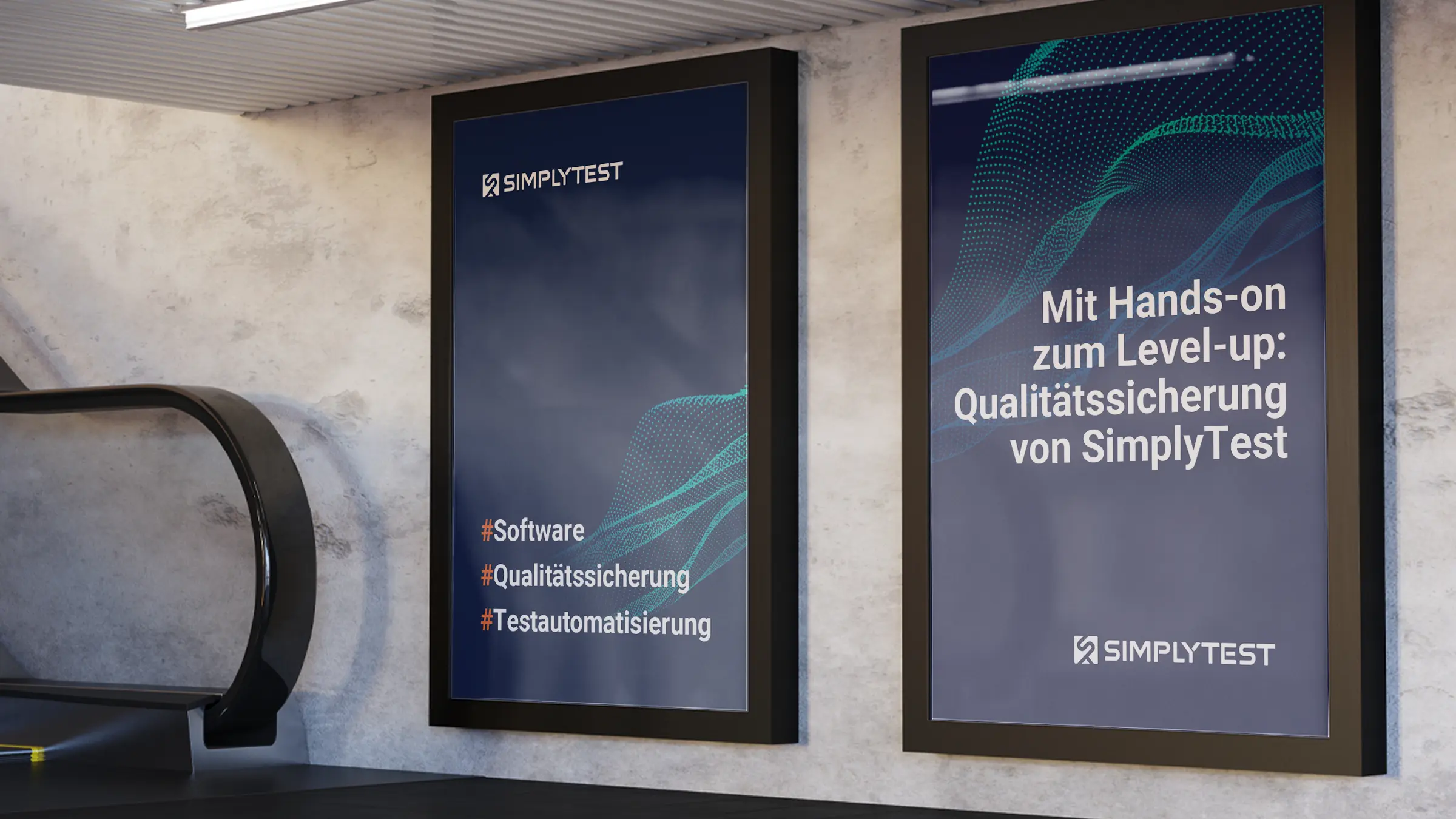 Zwei U-Bahn-Plakate mit Werbung zu den Themen Software, Qualitätssicherung und Testautomatisierung im Corporate Design von SimplyTest